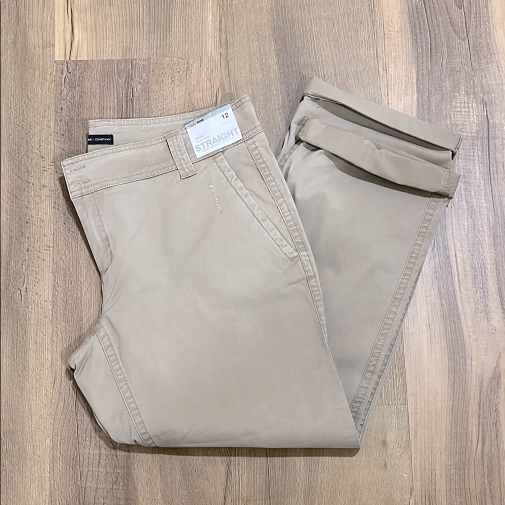 New York & Company NWT size 12 low rise khaki boyfriend crop pants